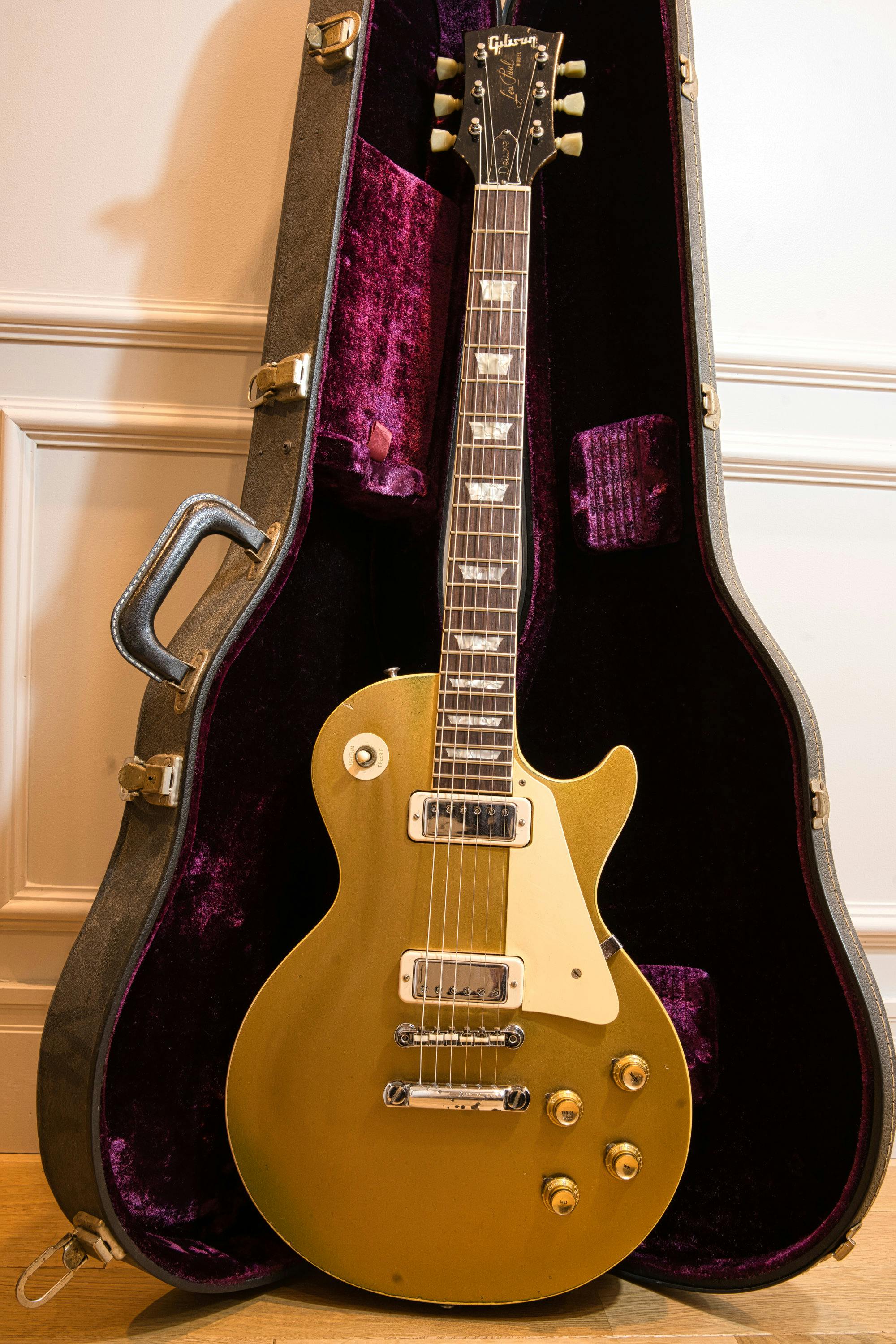 69' Les Paul Deluxe cover image